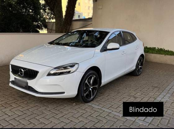 VOLVO V40 2.0 T4 MOMENTUM GASOLINA 4P AUTOMÁTICO